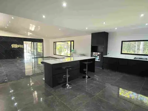 Casa en Alquiler en Campana, USD 1.900