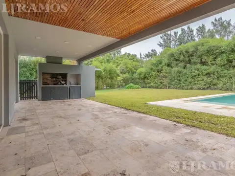 Av. De los Lagos 5850 - Los Sauces-Reservada
