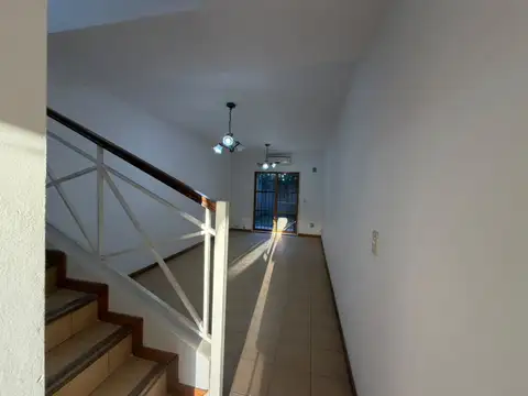 Casa en Alquiler de 3 dormitorios