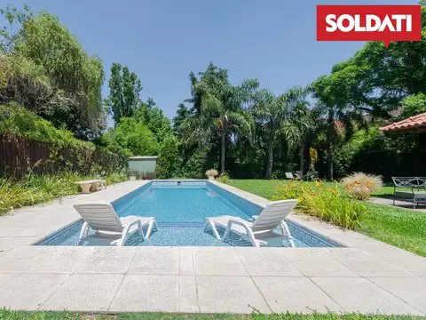 Casa en venta en Boulevares | 4 dormitorios, dependencia, piscina y galería