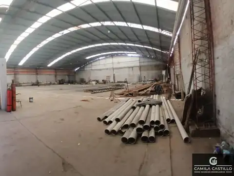 ALQUILER - EXCELENTE GALPON 870 M2 SOBRE RUTA 8 PILAR