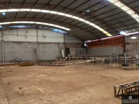 ALQUILER - EXCELENTE GALPON 870 M2 SOBRE RUTA 8 PILAR