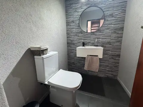 Casa en Venta con 3 cocheras