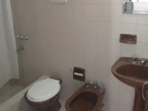 Departamento en Alquiler en Republica De La Sexta, $ 255.000