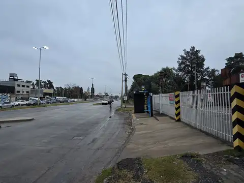 Avenida Monseñor Bufano 700