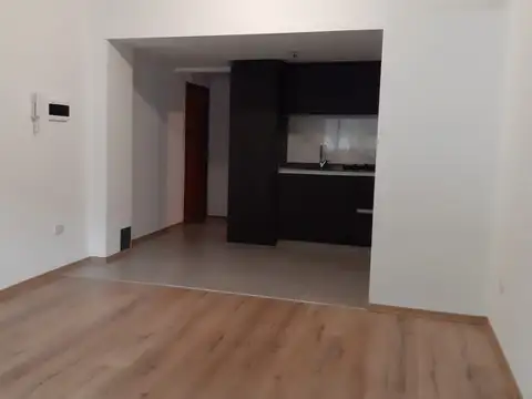 Departamento en Alquiler en Parque Patricios, $ 490.000