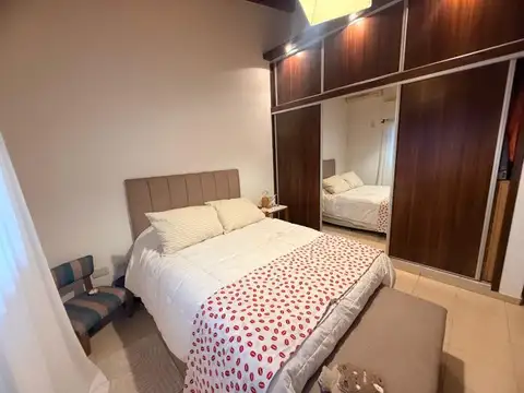 Casa en Alquiler con 1 cochera