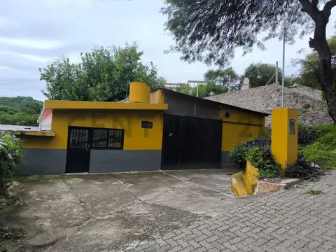 ¡Oportunidad Única en Unquillo! Galpón en Venta con ENERGÍA TRIFÁSICA INSTALADA