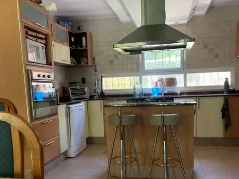 Casa 4 ambientes con 3 baños