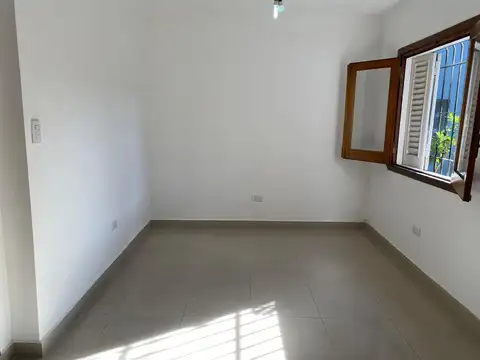CASA | 4 AMBIENTES | PATIO | FINANCIACIÓN DIRECTA | GARAGE DOBLE | HAEDO NORTE