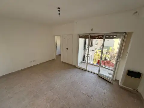 VENTA - 2 AMB C/BALCON