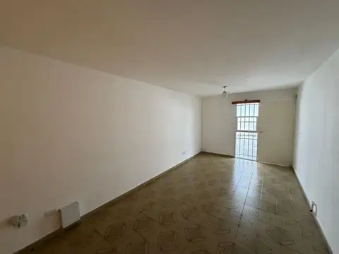 Casa 5 ambientes con 1 baño