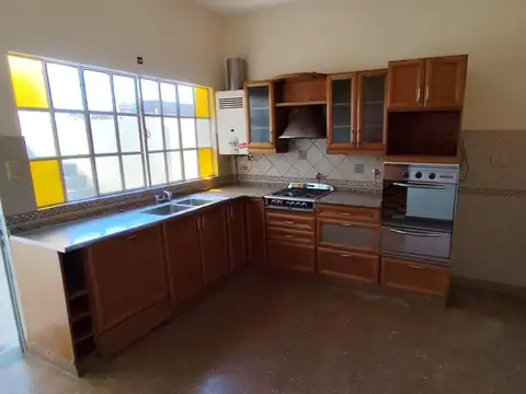 Laguna 1300, Piso 1