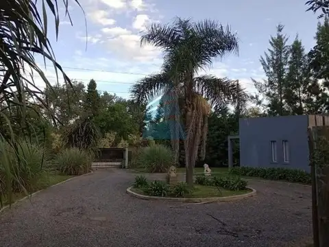 Casa 8 ambientes con 3 baños