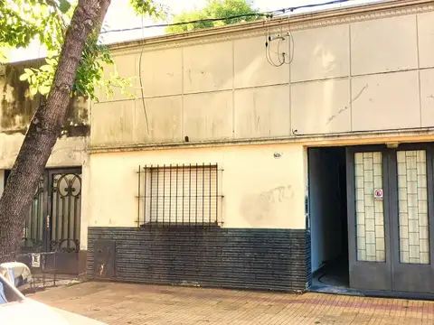 Casa 2 dormitorios y patio - Zona 56 y 25