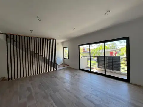 Hermoso triplex 4 ambientes, a estrenar, a mts de Amarras