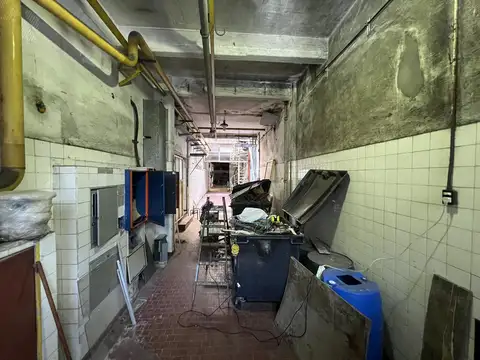 Galpon en Venta 52  mts Fondo