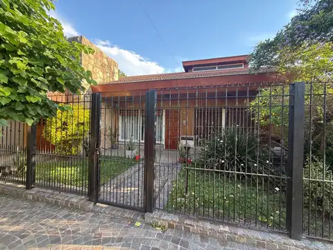 Casa 4 ambientes - Castelar norte