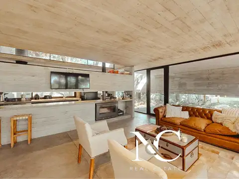 Casa en Venta con 2 cocheras