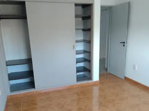 Departamento en Alquiler en Villa Dominico, $ 700.000