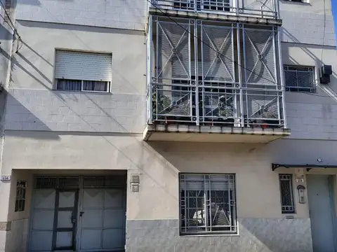 Departamento 3 ambientes con cochera