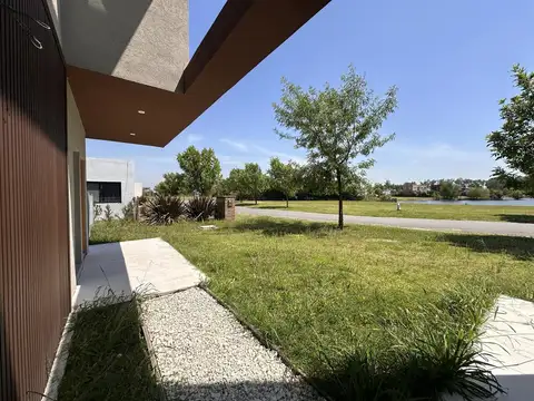 Casa en Venta en Countries y Barrios Cerrados en Escobar, USD 165.000
