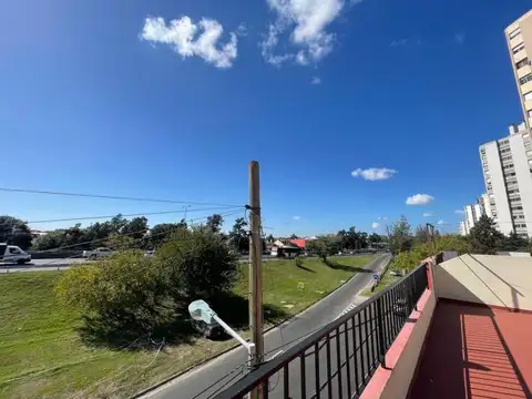 PH Frente de 3 Amb. con vista a la Gral. Paz, con Patio, Balcón y Terraza Propia - Soldado J. R...