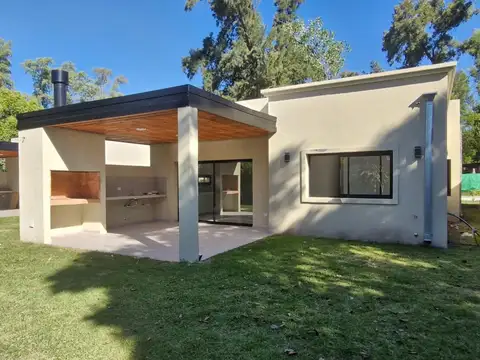 Casa a estrenar en predio privado - 8 Casas Tortuguitas