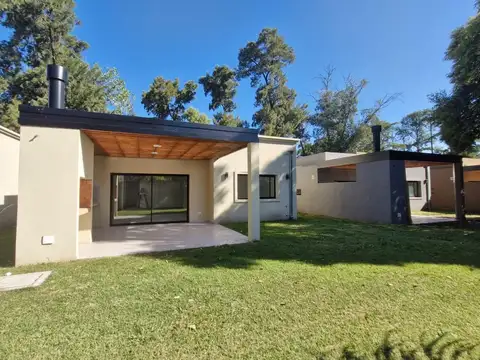 Casa a estrenar en predio privado - 8 Casas Tortuguitas