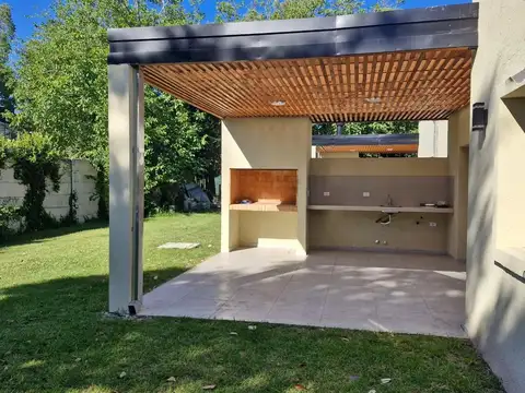 Casa en Alquiler de 3 dormitorios