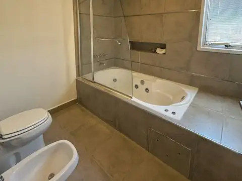 Casa en Alquiler de 4 dormitorios
