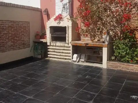Depto Tipo Casa 4 ambientes con 2 baños