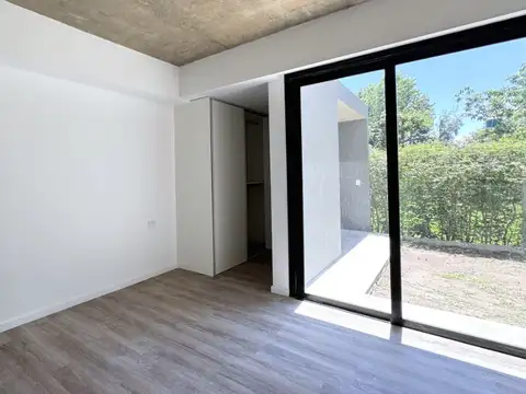 Condominio La Coyunda, exclusivo en zona residencial de Parque Leloir. (GD-137)