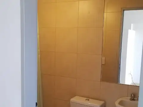 MONOAMBIENTE IMPECABLE CON GRAN PATIO.