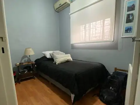 CHALET ESTILO COLONIAL  4 AMB EN AMPLIO LOTE