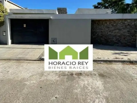 Hermosa casa ubicada en calle Lalinde al 400 - San Miguel del Monte