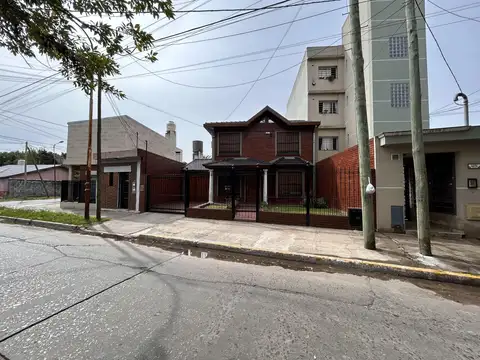 VENTA CASA DE 6 AMBIENTES - APTA CREDITO - JOSE C PAZ (CENTRO)