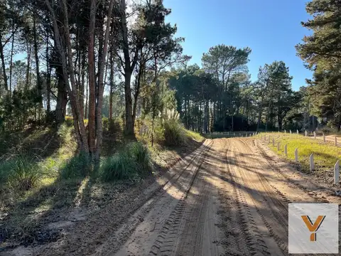 Terreno en Venta en Villarobles, USD 49.000