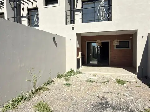 CASA 2 DORMVENTA ZONA CIRCUNVALACION OESTE