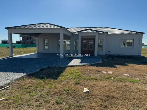 Venta Casa en El Rebenque 4 Dormitorios Canning