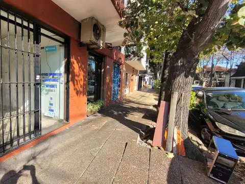 Local en Venta Via Púb.