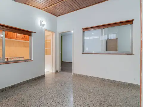 VENTA DE PH SIN EXPENSAS DE 3 AMBIENTES A REFACCIONAR EN TEMPERLEY