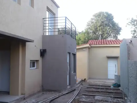 Depto Tipo Casa en Alquiler de 2 dormitorios