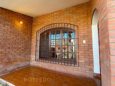 Casa en Venta en Barrio Tres Cerritos, USD 180.000