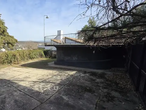 VENTA CASA 3 DOR, PILETA, TODOS LOS SERVICIOS EN B°LOS MANANTIALES- CARLOS PAZ
