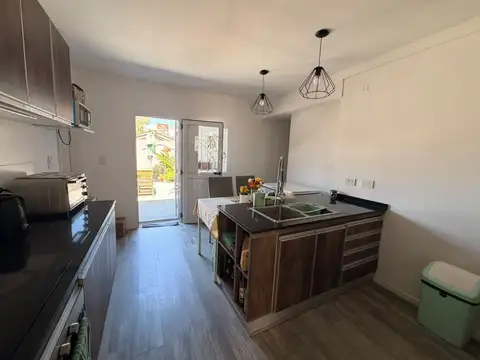 Depto Tipo Casa 4 ambientes con 2 baños