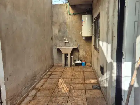 Depto Tipo Casa en Alquiler en San Antonio de Padua, $ 700.000
