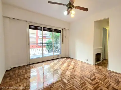 Agrelo al 4300 - Departamento de 3 ambientes con balcón primer piso por escalera.
