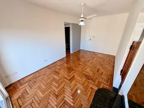 Pellegrini 1900, Piso 9