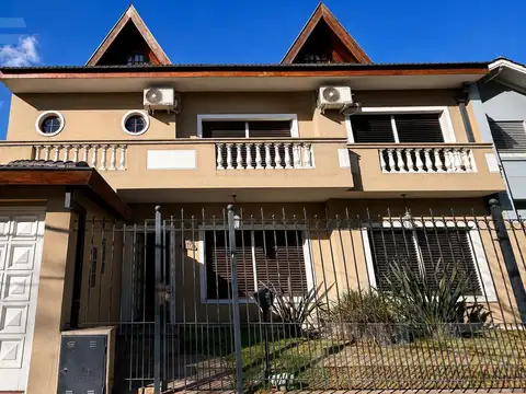 CASA | 6 AMBIENTES | PISCINA | LISTA PARA MUDARSE | COCHERA DOBLE | CASTELAR NORTE